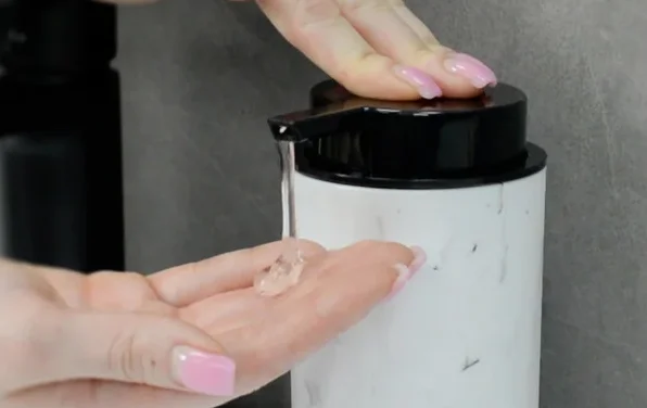 Дозатор для жидкого мыла Fora Concrete FOR-MAR021 белый, черный